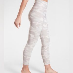 Elation 7/8 tight, athleta size S